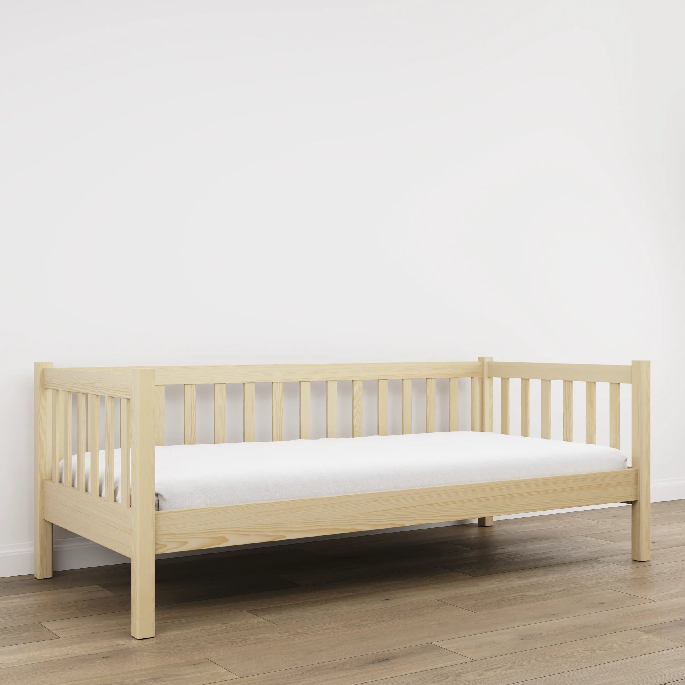 Sofabett Kiefer farblos – seitliche Holzschutzleiste, Kindersicherheit