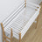 Letto a soppalco bianco-quercia in nella cameretta dei bambini – allestimento scandi, in legno