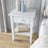 Comodino N01 bianco – pannelli, dettaglio su in legno, Nizio