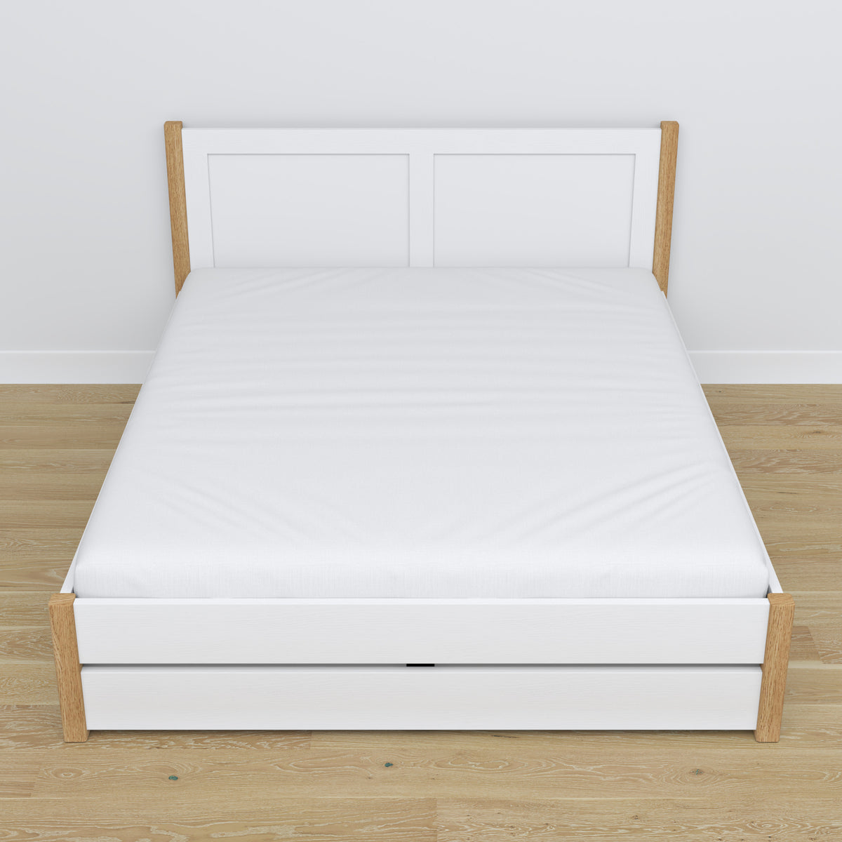 Doppelbett mit Schublade aus Holz weiß mit Eiche – Schrägansicht, Scandi-Schlafzimmer