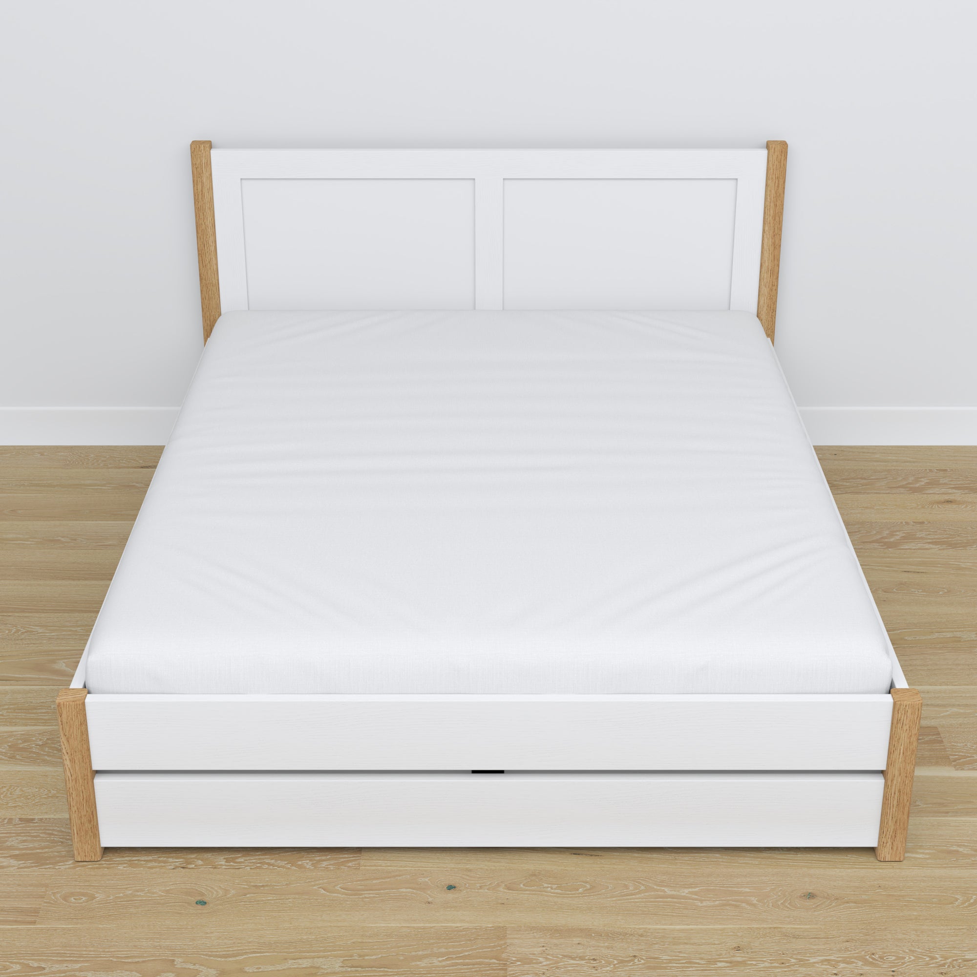 Doppelbett mit Schublade aus Holz weiß mit Eiche – Schrägansicht, Scandi-Schlafzimmer