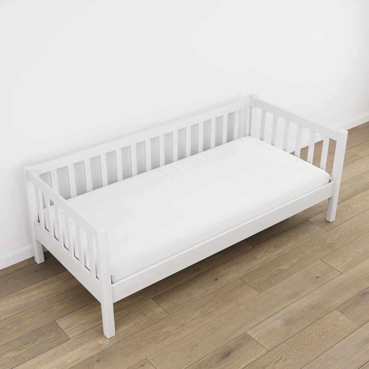 Letto divano bianco in nella cameretta dei bambini – allestimento scandi, in legno