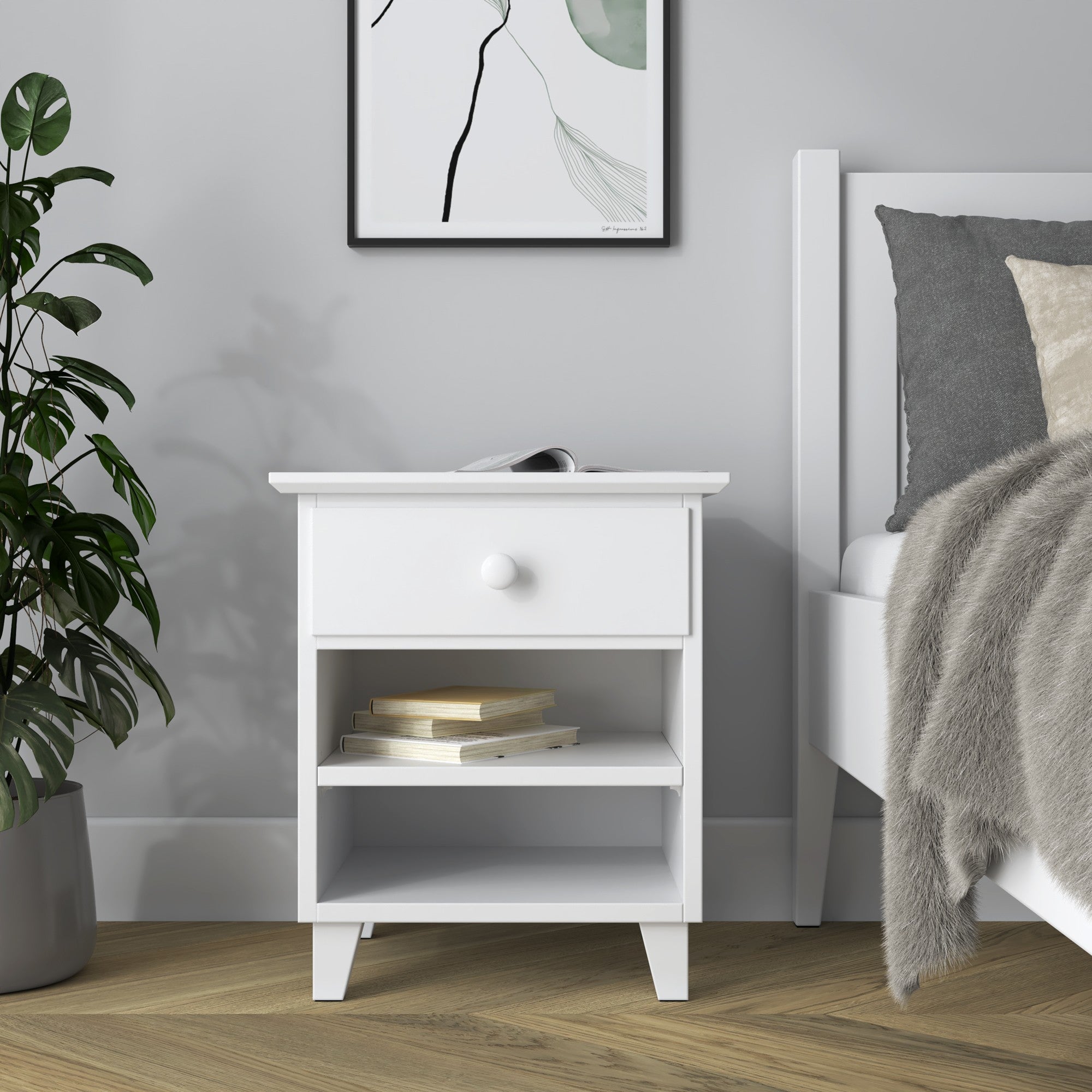 Comodino N02 in legno bianco – cassetto aperto, vano vicino al letto