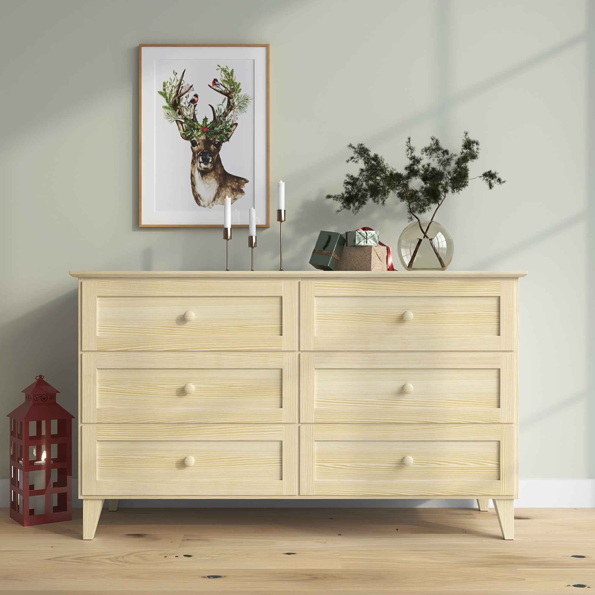Cassettiera 6S in pino trasparente 154 cm in camera da letto – allestimento scandinava