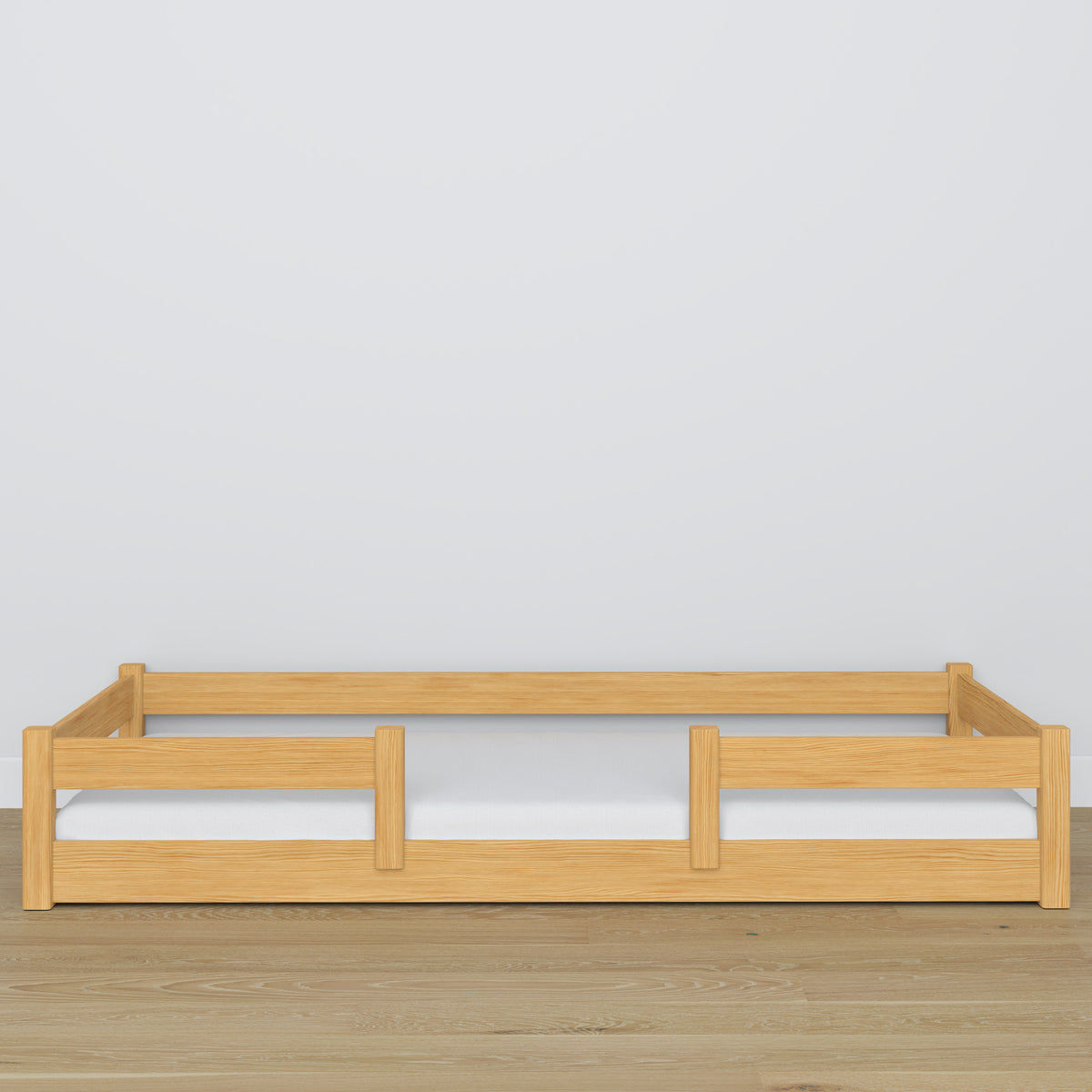 Niedriges Bett Kiefer natur – Holzkopfteil, Nahaufnahme der Holzqualität
