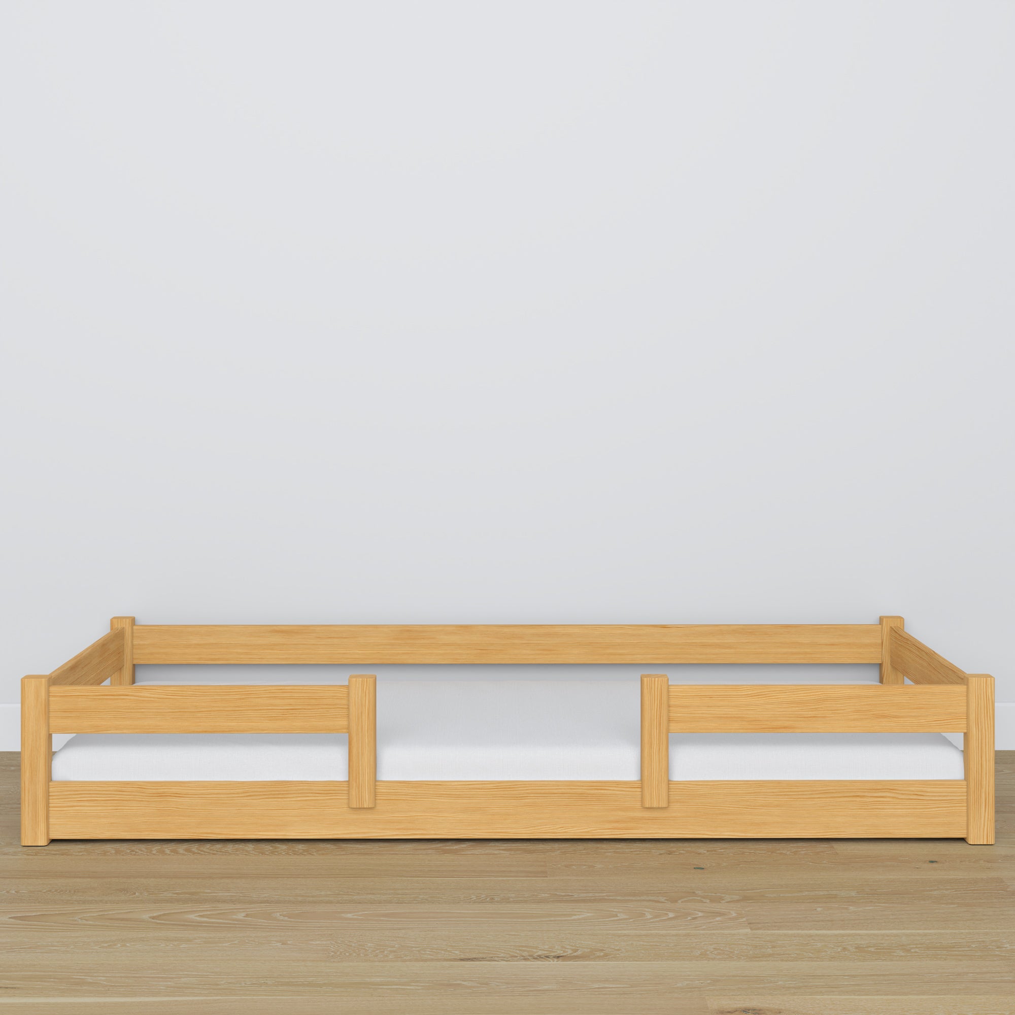 Niedriges Bett Kiefer natur – Holzkopfteil, Nahaufnahme der Holzqualität