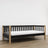 Sofa-lit noir avec chêne – barrière latérale en bois, sécurité pour les enfants