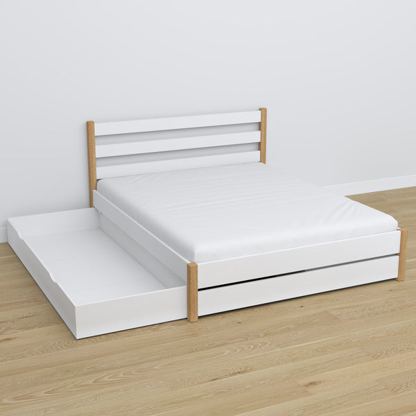 Lit double avec tiroir en bois blanc avec chêne – tiroir ouvert, intérieur spacieux